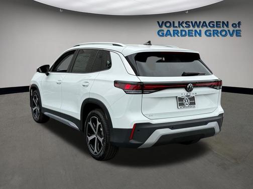 Pure White 2026 Volkswagen Tiguan 2.0T SE