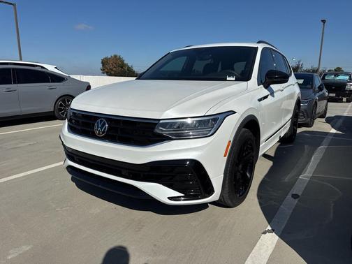2023 Volkswagen Tiguan 2.0T SE R-Line Black
