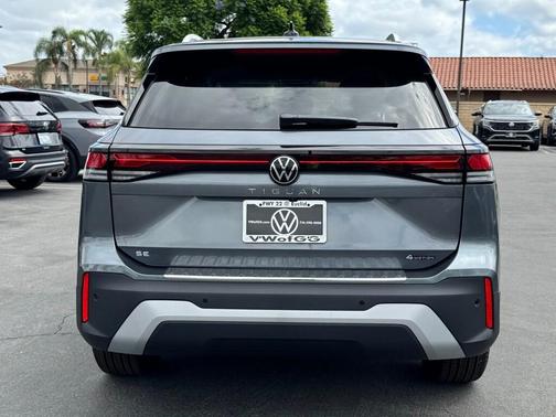 2025 Volkswagen Tiguan 2.0T SE 4MOTION