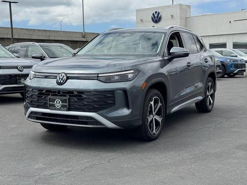 2025 Volkswagen Tiguan 2.0T SE 4MOTION
