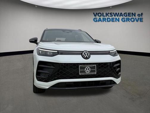 2025 Volkswagen Tiguan 2.0T SE R-Line Black 4MOTION