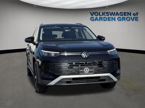 2025 Volkswagen Tiguan 2.0T SE 4MOTION