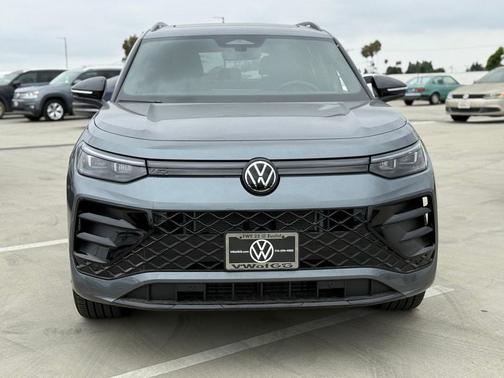 2025 Volkswagen Tiguan 2.0T SE R-Line Black 4MOTION