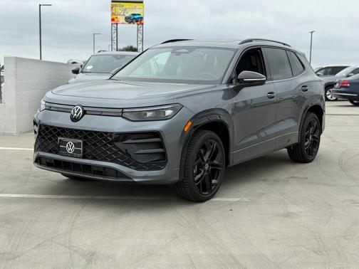 2025 Volkswagen Tiguan 2.0T SE R-Line Black 4MOTION