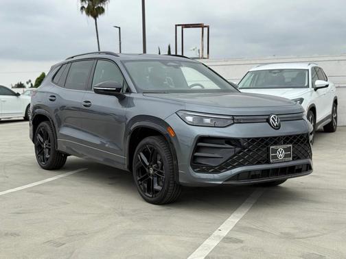2025 Volkswagen Tiguan 2.0T SE R-Line Black 4MOTION