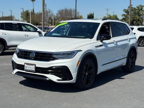 2023 Volkswagen Tiguan 2.0T SE R-Line Black
