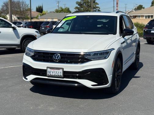 2023 Volkswagen Tiguan 2.0T SE R-Line Black