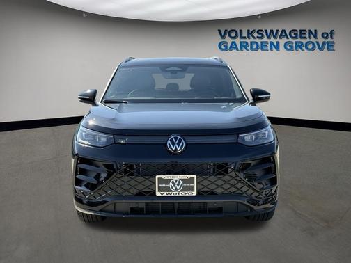 2025 Volkswagen Tiguan 2.0T SE R-Line Black