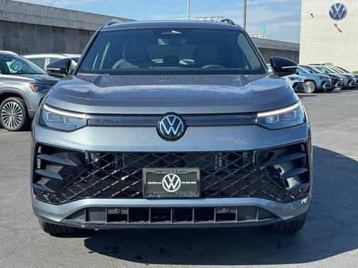 2025 Volkswagen Tiguan 2.0T SE R-Line Black