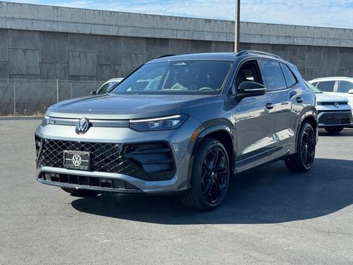 2025 Volkswagen Tiguan 2.0T SE R-Line Black