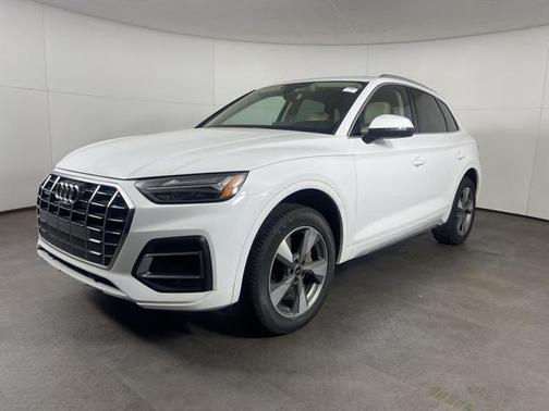 2022 Audi Q5 Premium Plus 40 TFSI quattro S tronic