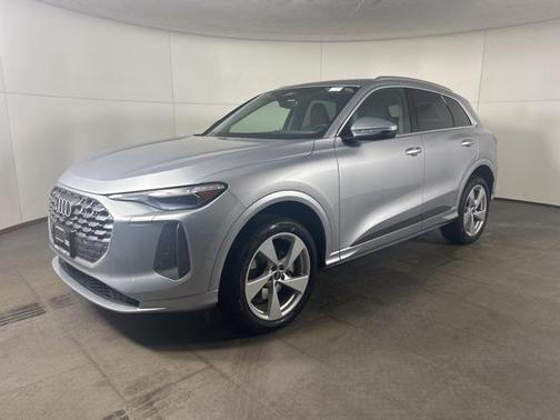 2025 Audi Q5 Premium Plus TFSI quattro S tronic