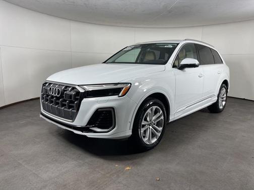 2025 Audi Q7 Premium Plus 45 TFSI quattro Tiptronic