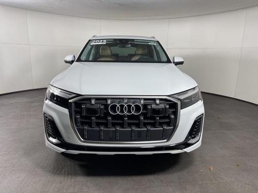 2025 Audi Q7 Premium Plus 45 TFSI quattro Tiptronic