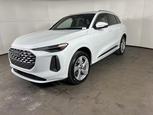2025 Audi Q5 Premium Plus TFSI quattro S tronic