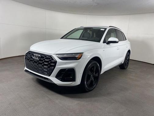 2022 Audi Q5 Prestige 45 TFSI S line quattro S tronic