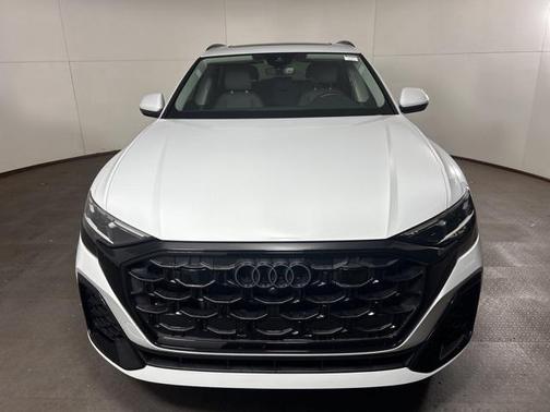 2025 Audi Q8 Premium Plus 55 TFSI quattro