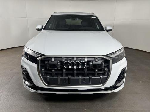 2025 Audi Q7 Premium 55 TFSI quattro Tiptronic