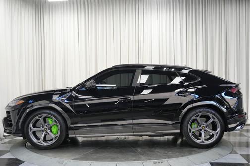 2022 Lamborghini Urus SUV