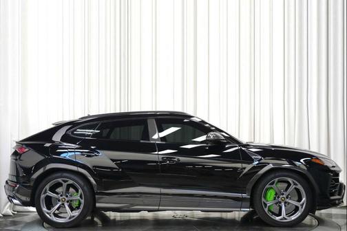 2022 Lamborghini Urus SUV