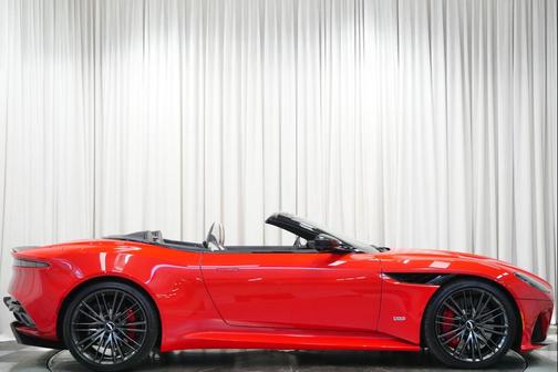 2023 Aston Martin DBS Volante