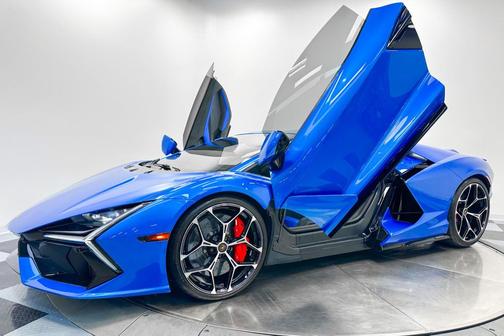 2024 Lamborghini Revuelto 
