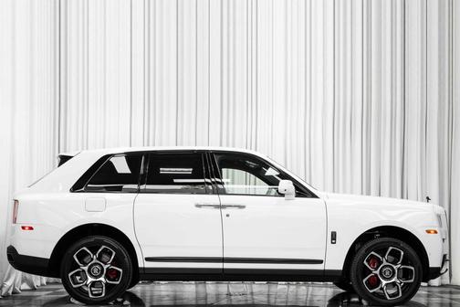2023 Rolls-Royce Cullinan -Black Badge, Two-Tone Interior, Starlight Headliner