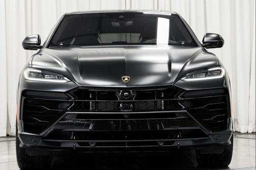 2025 Lamborghini Urus SE