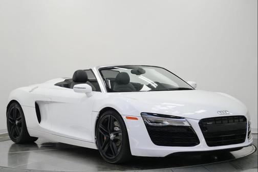 Ibis White 2014 Audi R8 4.2 Spyder quattro