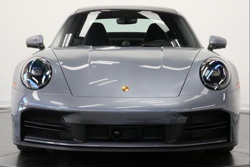 2025 Porsche 911 Carrera