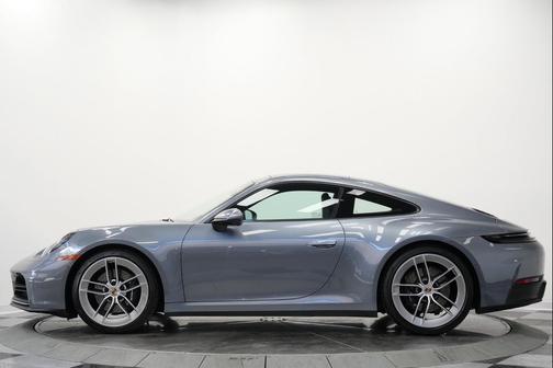 2025 Porsche 911 Carrera