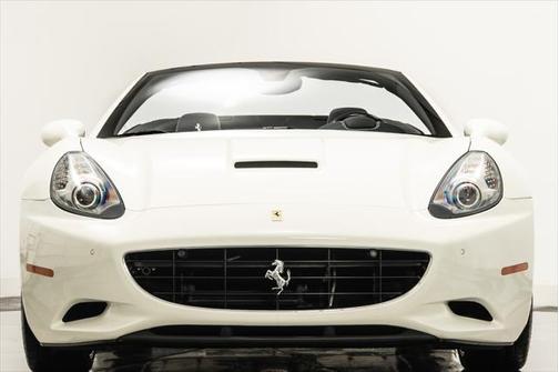 2014 Ferrari California Base