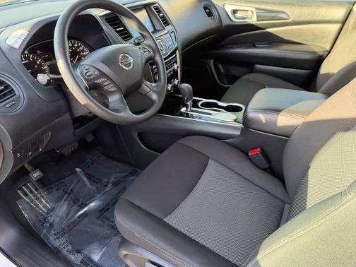 2020 Nissan Pathfinder S