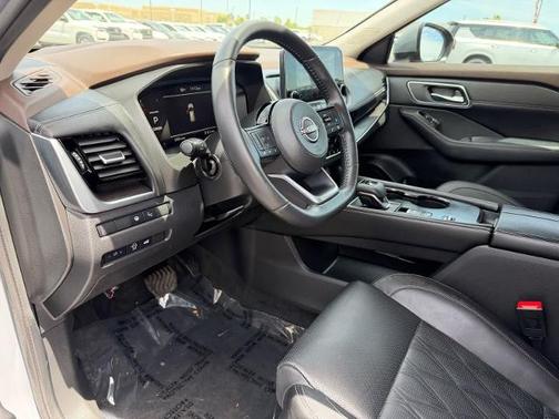 Boulder Gray Pearl 2023 Nissan Rogue Platinum
