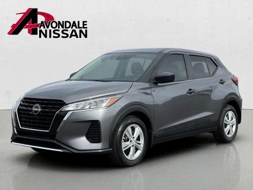 Gun Metallic 2025 Nissan Kicks Play S