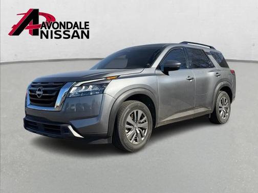 2022 Nissan Pathfinder SV