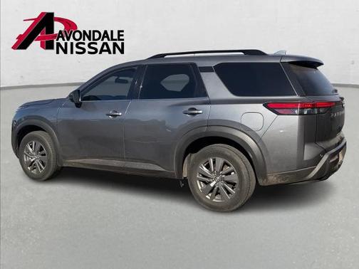 2022 Nissan Pathfinder SV
