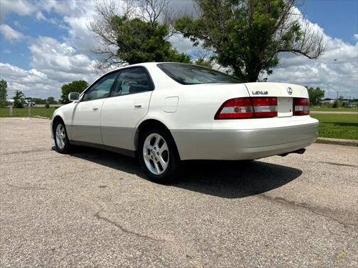 2000 Lexus ES 300 Base
