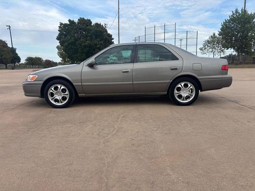 2000 Toyota Camry XLE