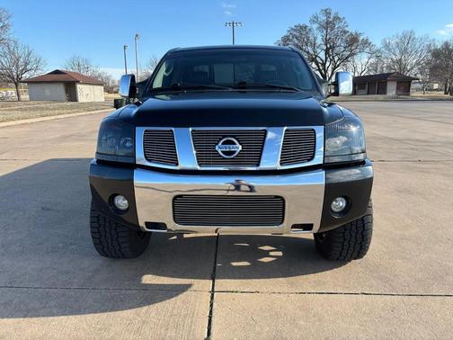 2005 Nissan Titan XE Crew Cab