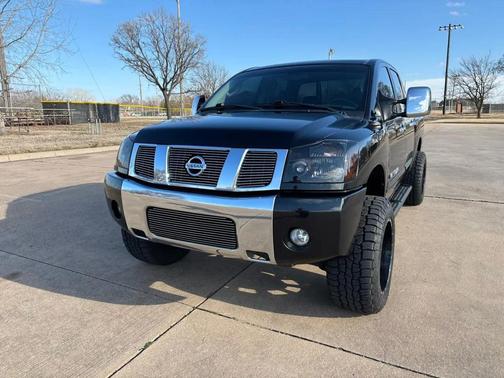 2005 Nissan Titan XE Crew Cab