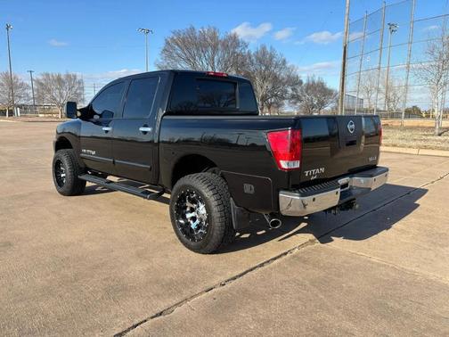 2005 Nissan Titan XE Crew Cab
