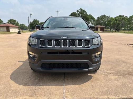 Black 2017 Jeep New Compass Latitude