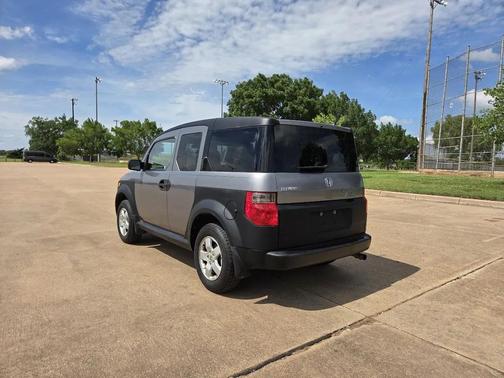 Gray 2005 Honda Element EX