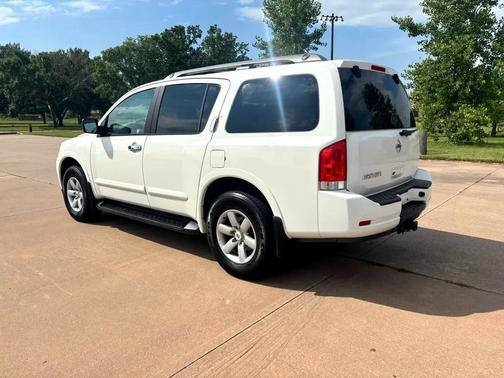 2011 Nissan Armada SV