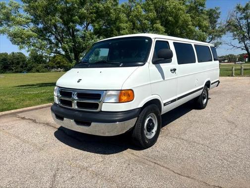 2002 Dodge Ram Wagon 3500 127'' WB MAXI
