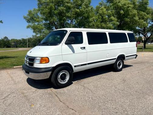 2002 Dodge Ram Wagon 3500 127'' WB MAXI
