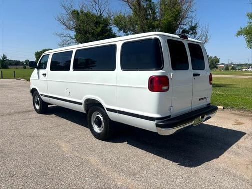 2002 Dodge Ram Wagon 3500 127'' WB MAXI