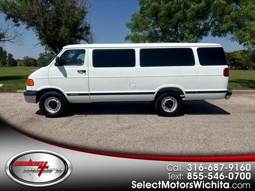 2002 Dodge Ram Wagon 3500 127'' WB MAXI