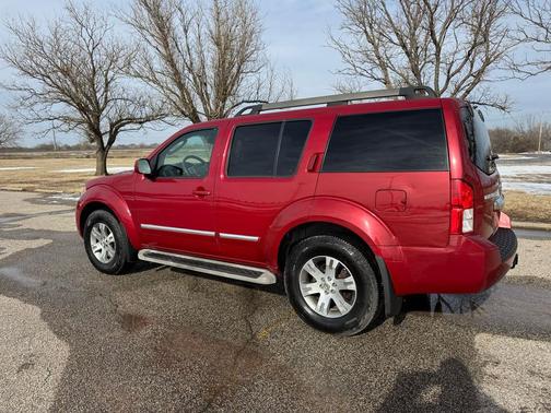 2011 Nissan Pathfinder Silver